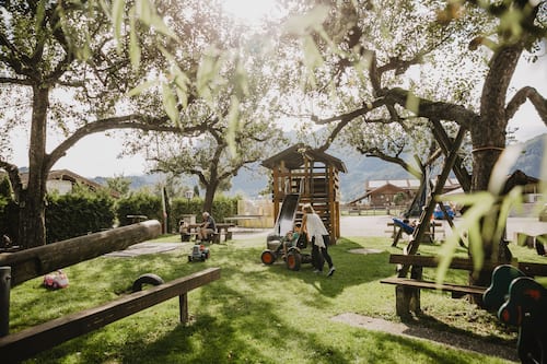 Children’s play area – outdoor