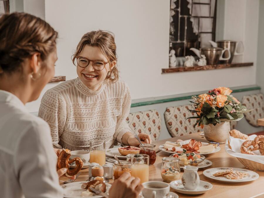 Morgenmadsbuffet hver dag (25 EUR pr. person)