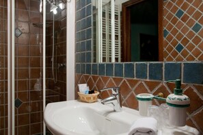 Bathroom sink - S'Alzola (Olbia)