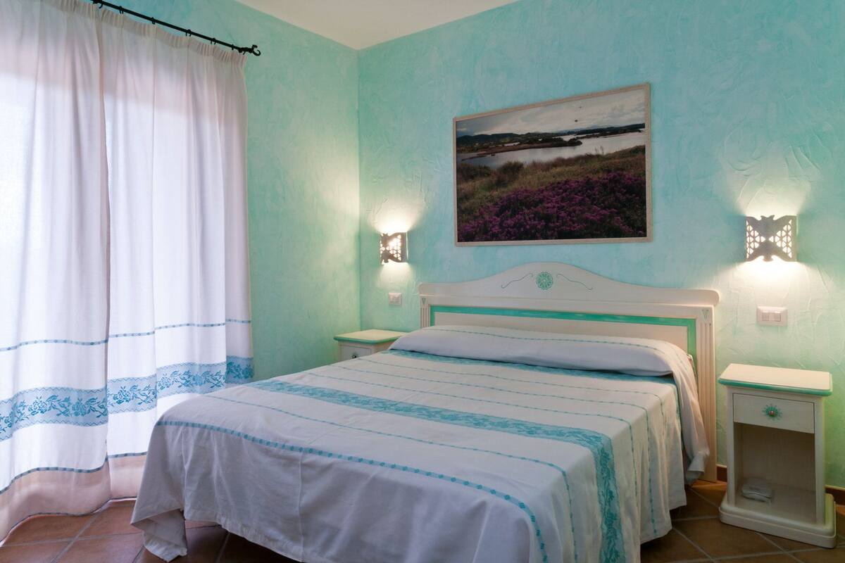 Double Room | 1 bedroom, premium bedding, minibar, in-room safe