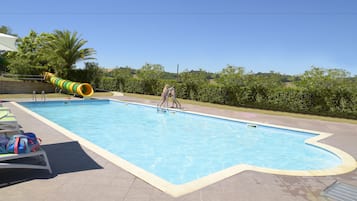 Sæsonbestemt udendørs pool