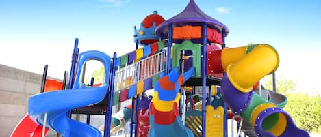 Children’s play area – outdoor