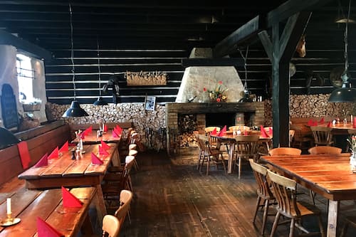 2 restaurants, dinner served, local and international cuisine