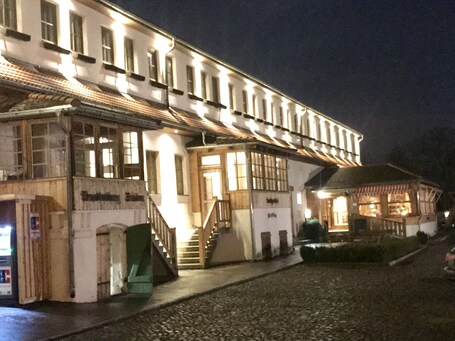 Schloss Diedersdorf – Affordable hotel in Grossbeeren