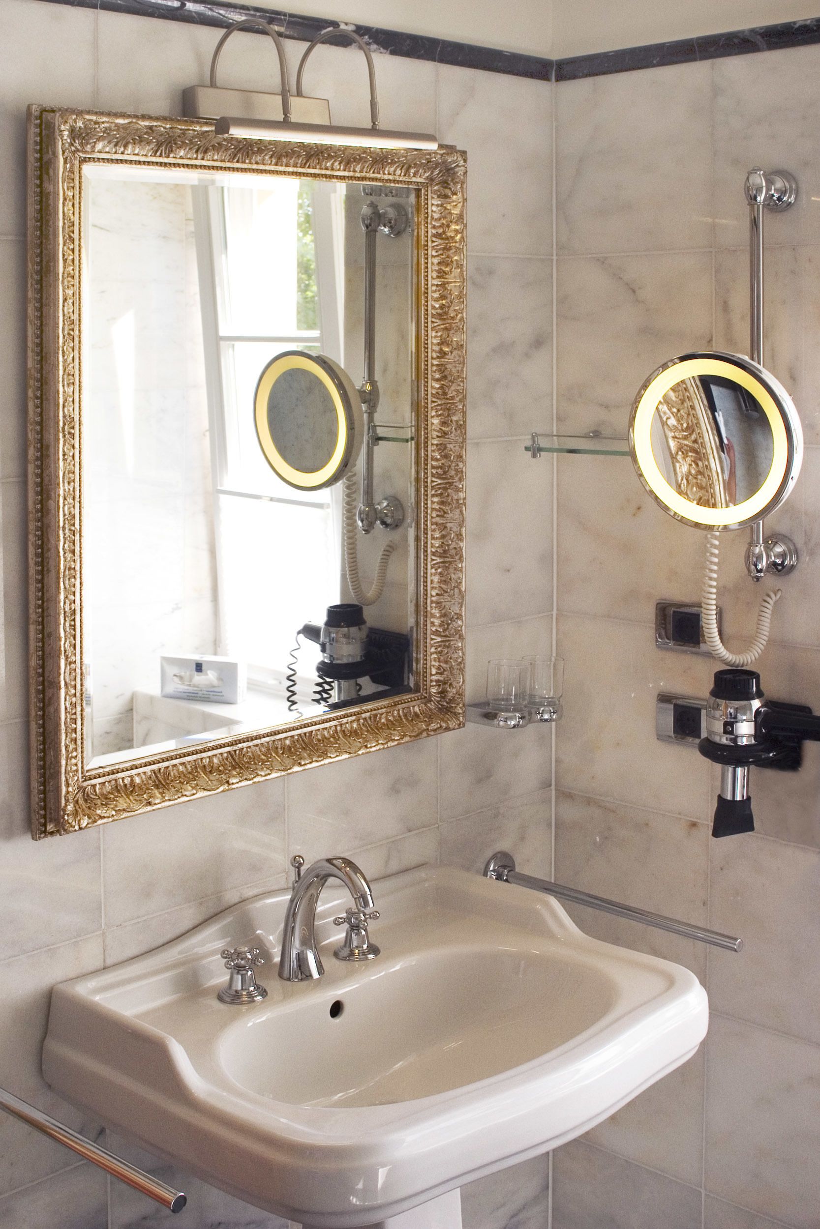 deluxe suite | bathroom sink