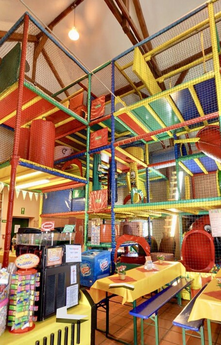 Schloss Diedersdorf - view 3