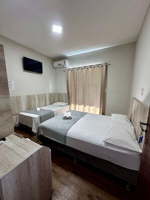 Minibar, free WiFi, bed sheets - Pousada Recanto das Cores (Penha)