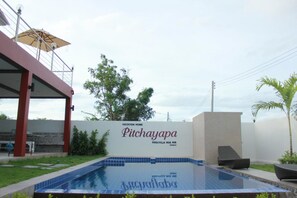 Three-Bedroom Villa | Terraza o patio