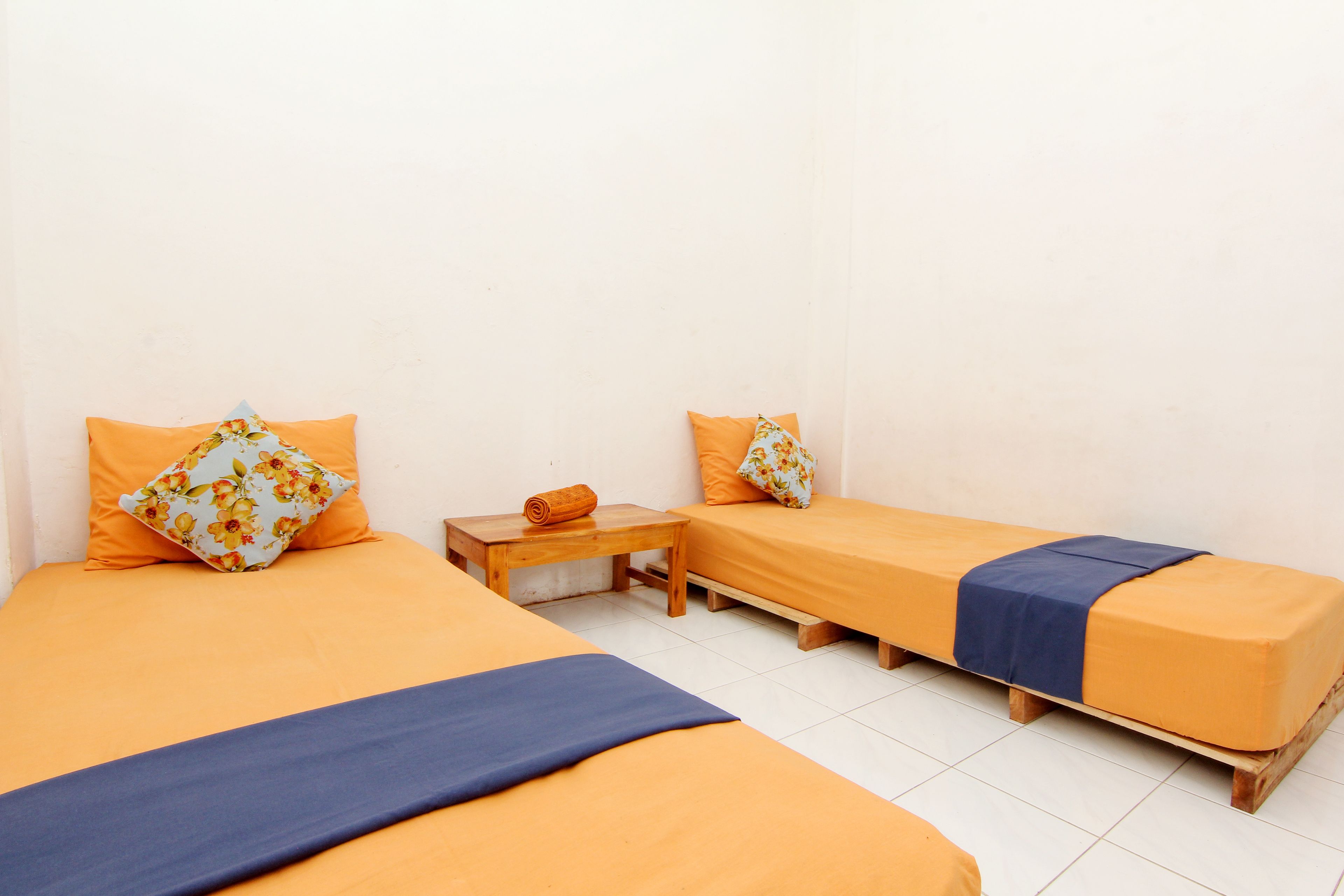 Standard Twin Room | Desk, free WiFi