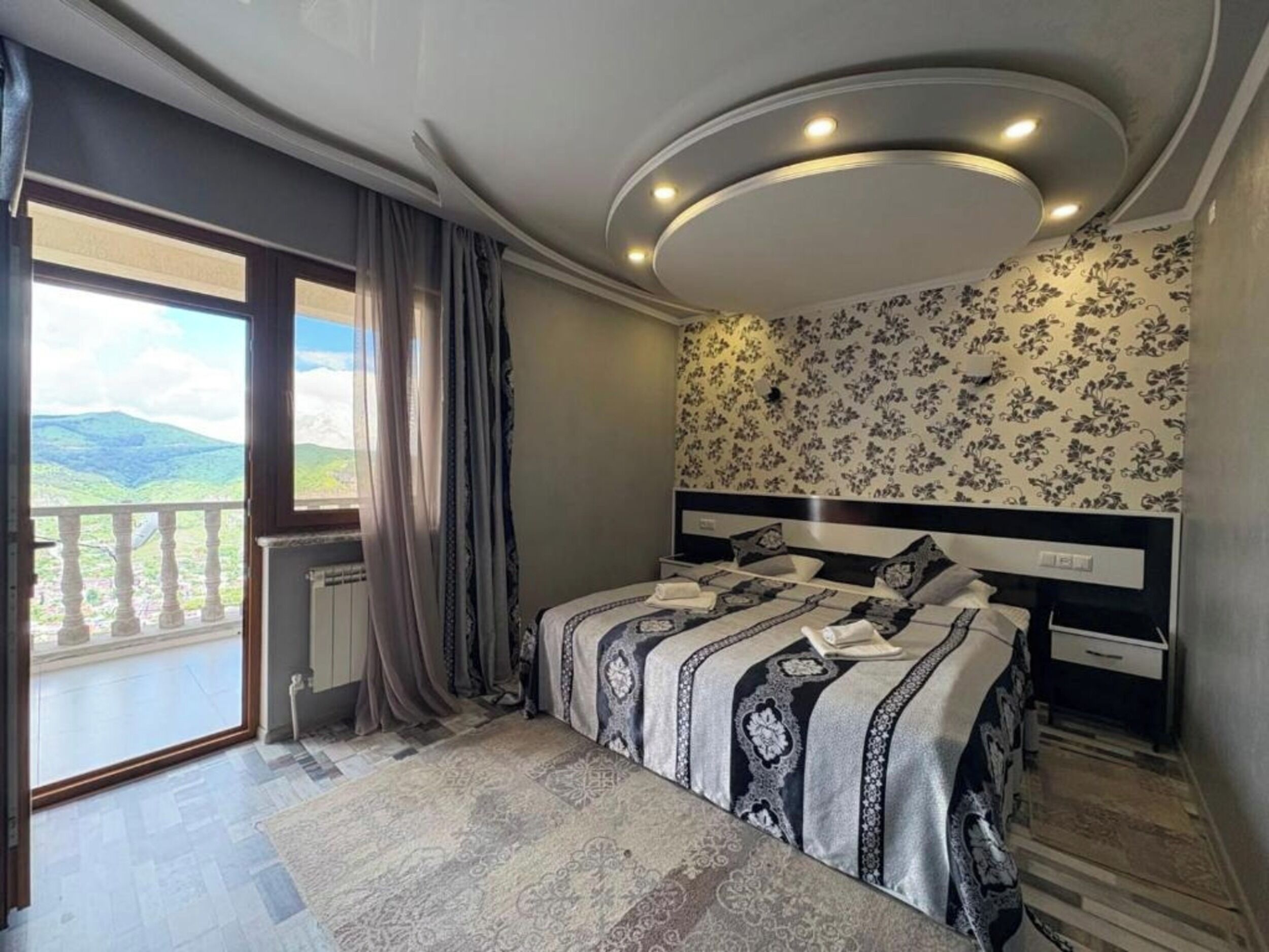 Luxury Room, 1 King Bed, City View - 302