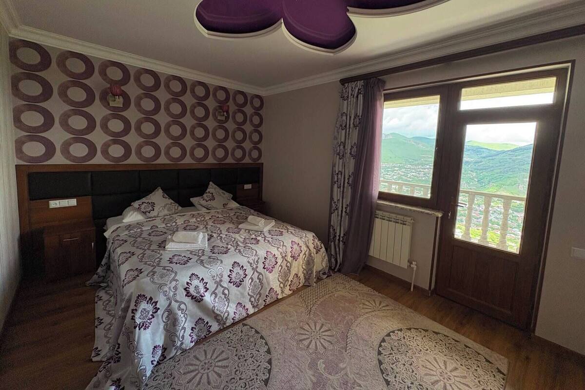 Luxury Room, 1 King Bed - 301 | イタリアのフレッテ製シーツ、高級寝具、デスク、ノートパソコン用作業スペース