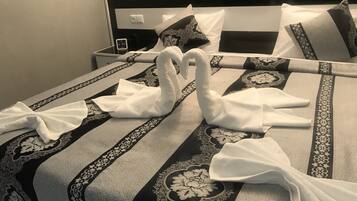 Luxury Suite, City View | 1 bedroom, Frette Italian sheets, premium bedding