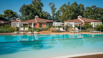 3 kolam renang outdoor