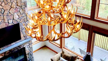 Premier Townhome, 5 Bedrooms, Fireplace, Mountain View (MM1) | Living area | LCD TV, fireplace