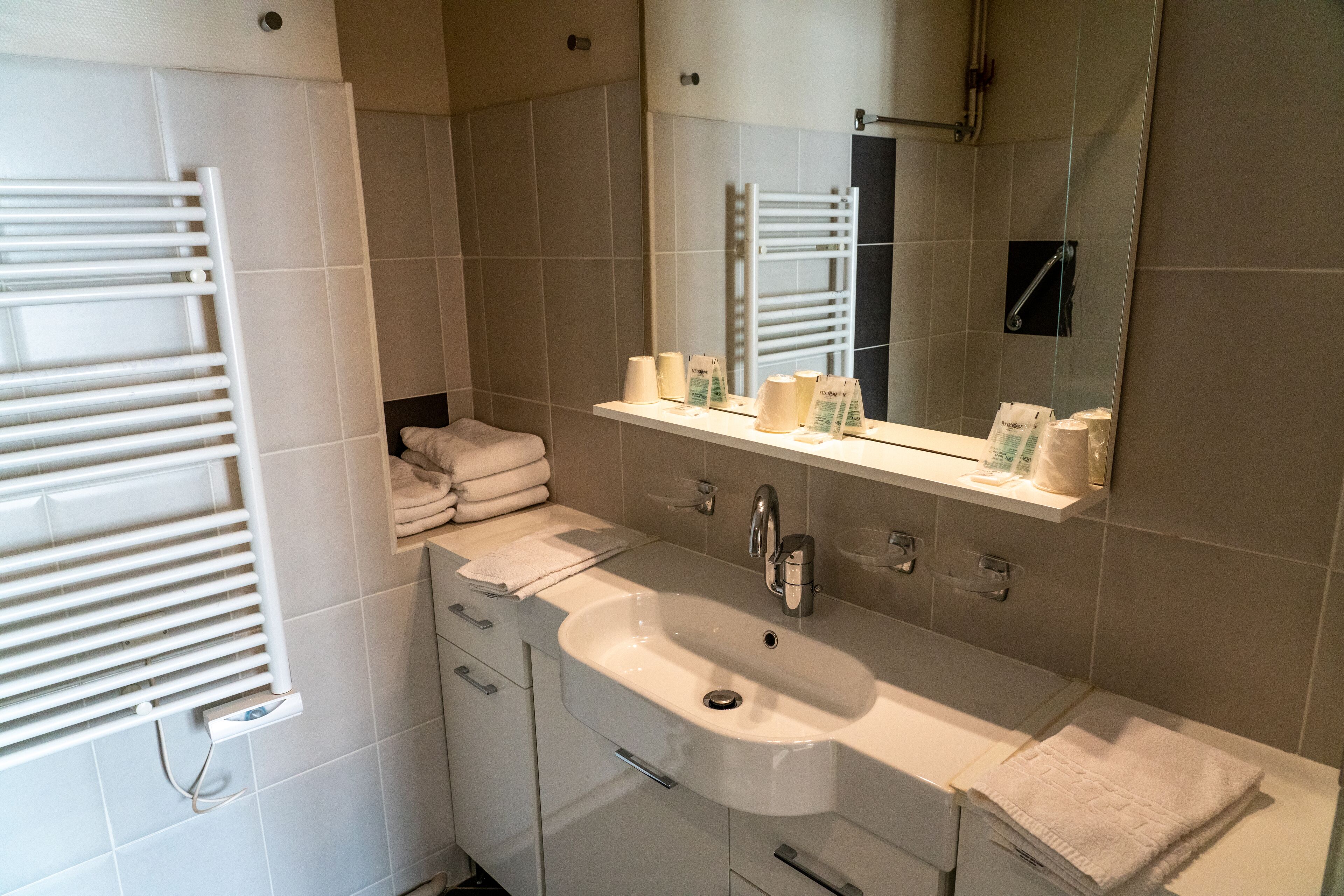 triple room | bathroom | shower, hair dryer, towels