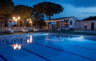 Seasonal outdoor pool, open 10:00 AM to 6:00 PM, sun loungers