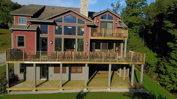 Presidential View Ski-In Ski-Out 5 bedroom Townhome (P5/Pet Friendly) | Individually decorated, individually furnished, iron/ironing board