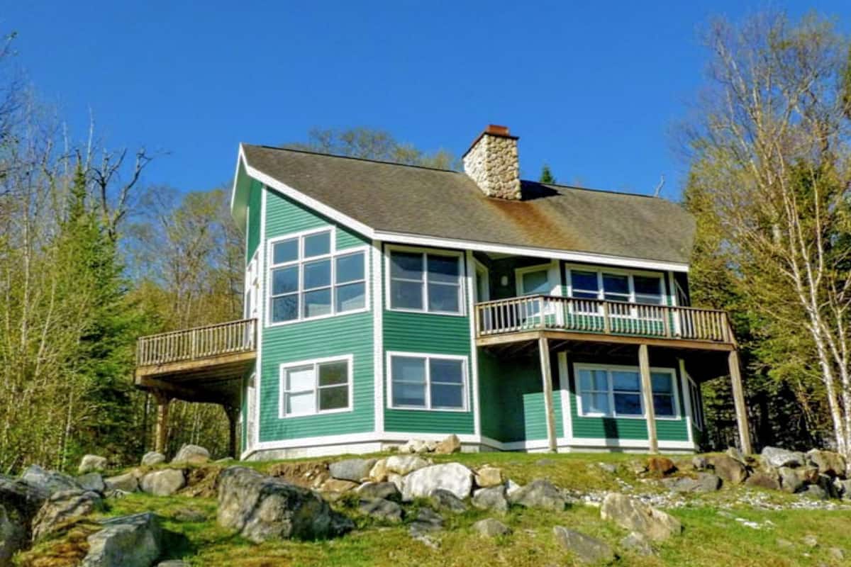 Superior House, 3 Bedrooms, Hot Tub, Mountain View