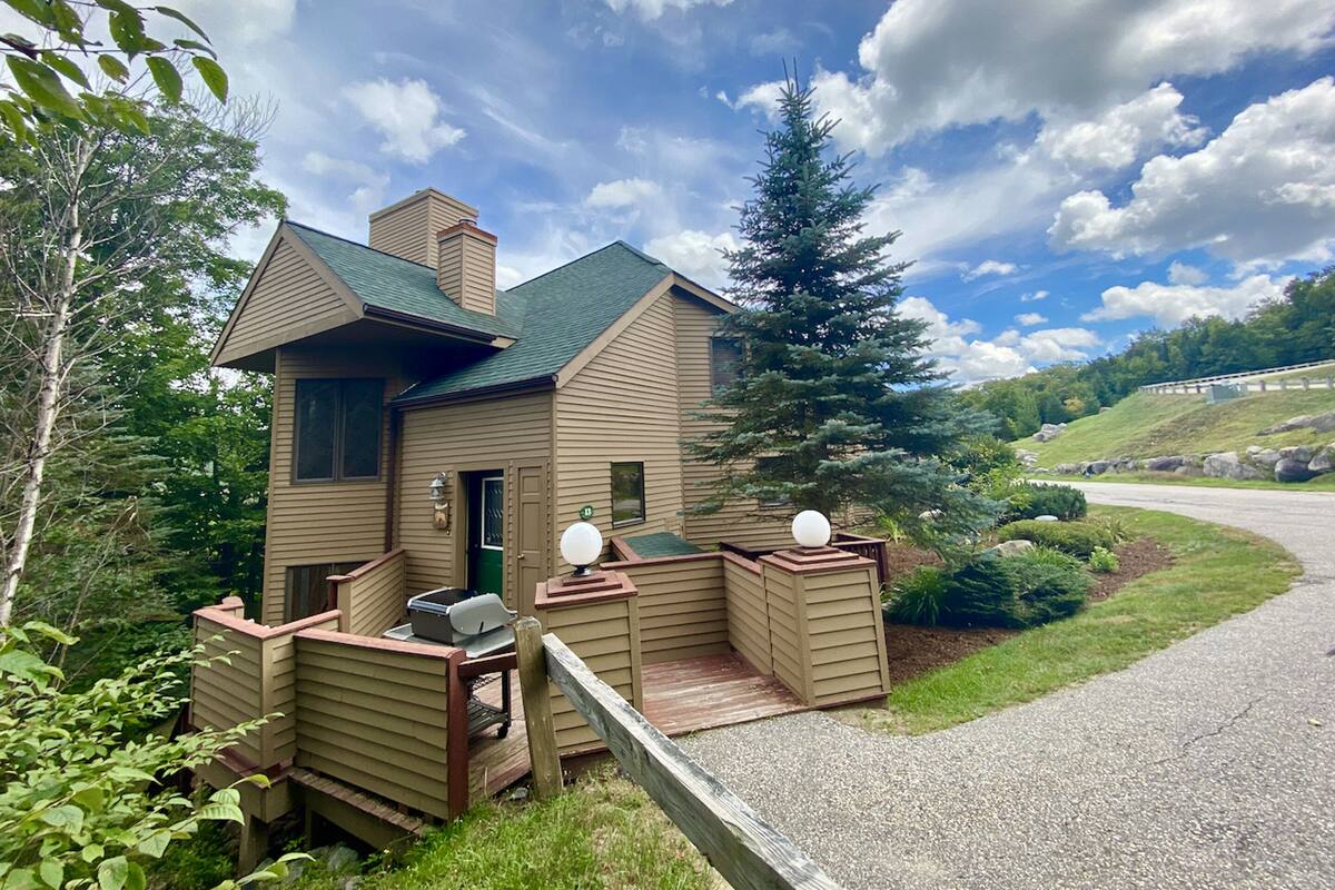 Luxury Townhome, 5 Bedrooms, Mountain View, Mountainside | Iron/ironing board, WiFi (free), individually decorated