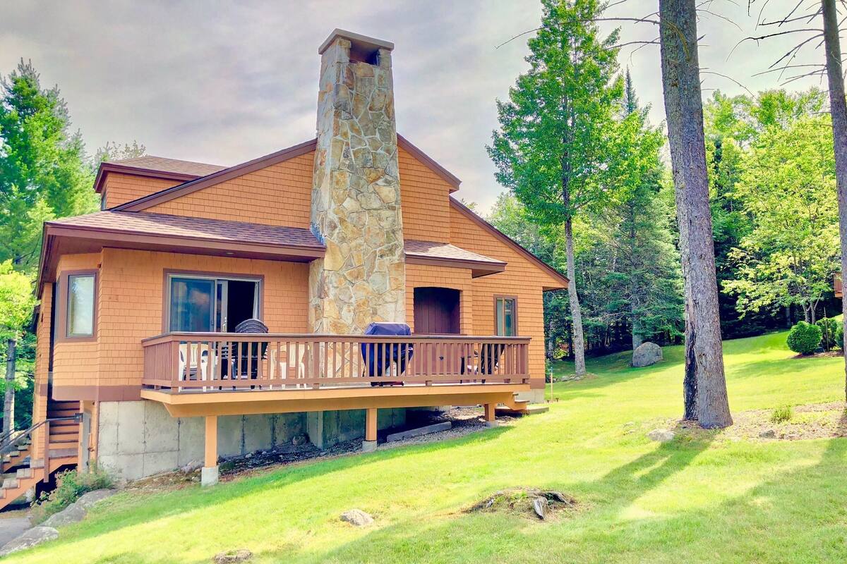 Luxury Townhome, 4 Bedrooms, Fireplace, Slope side (FC29/Pets Not Allowed) | Iron/ironing board, WiFi (free), individually decorated