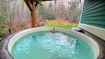 Rumah Superior, 3 kamar tidur, hot tub, pemandangan gunung | Bathtub spa pribadi
