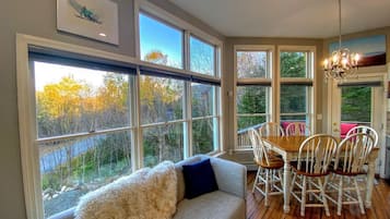 Superior House, 3 Bedrooms, Hot Tub, Mountain View | Living area | Flat-screen TV, fireplace