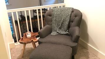 Family House, 4 Bedrooms, Patio, Garden Area | Living area | Flat-screen TV, fireplace