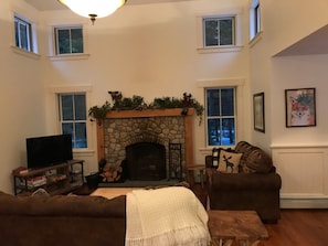 Living area - The Retreat at Moose Lane by Bretton Woods Vacations (Twin Mountain)