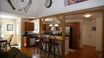 Family House, 4 Bedrooms, Patio, Garden Area | Private kitchen | Full-size fridge, microwave, oven, dishwasher