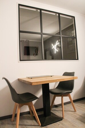 Premium Apartment | Living area | 80-cm flat-screen TV with digital channels, TV - Résidence les Caraibes (Sérignan)