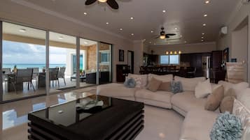 Casa Joya del Mar Beachfront | 4 habitaciones y caja de seguridad en la habitación