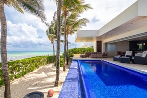 Casa de disseny | Piscina privada