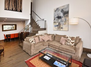 Apartment, 3 Schlafzimmer | Wohnbereich | Smart-TV