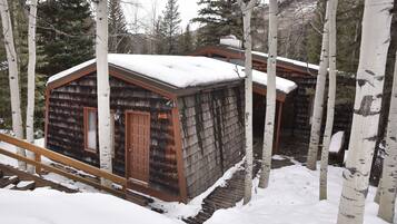 House, 4 Bedrooms | Exterior