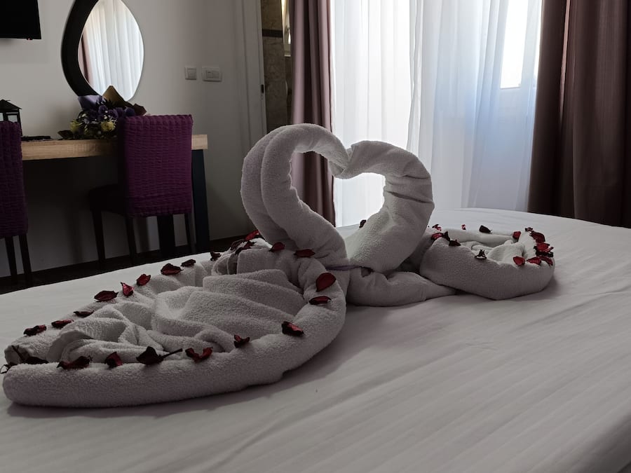 Desk, free cots/infant beds, free WiFi, bed sheets