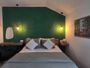 Standard Double Room, 1 Bedroom | Desk, free cribs/infant beds, travel crib, free WiFi