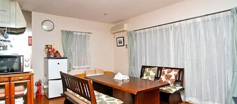 Pension Kawazunosato With Cats