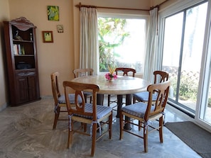 Traditional Townhome, 3 Bedrooms | In-room dining - Casa Inglesa by Las Palmas (Bucerías)