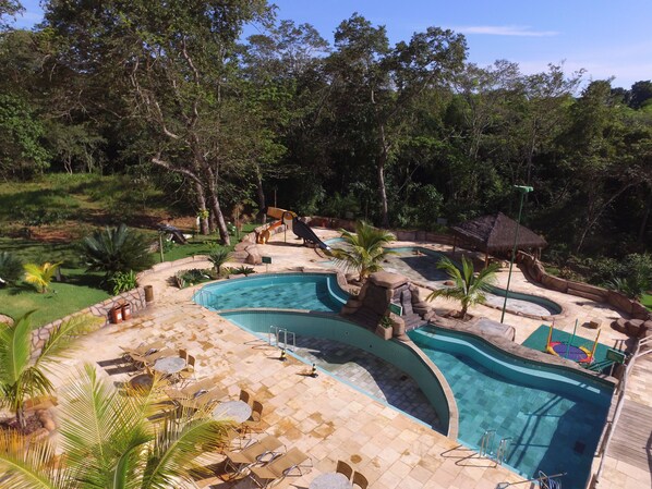 8 outdoor pools - Thermas do Bosque Lineacaldas (Caldas Novas)