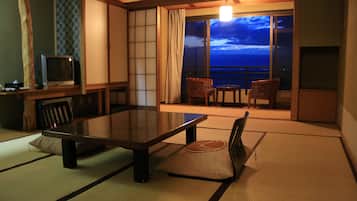 Chambre Tradition, non-fumeurs (Japanese Style, Not Renovated) | Literie de qualité supérieure, coffres-forts dans les chambres, bureau