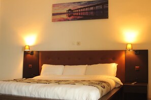 1 bedroom, desk, blackout curtains, free WiFi