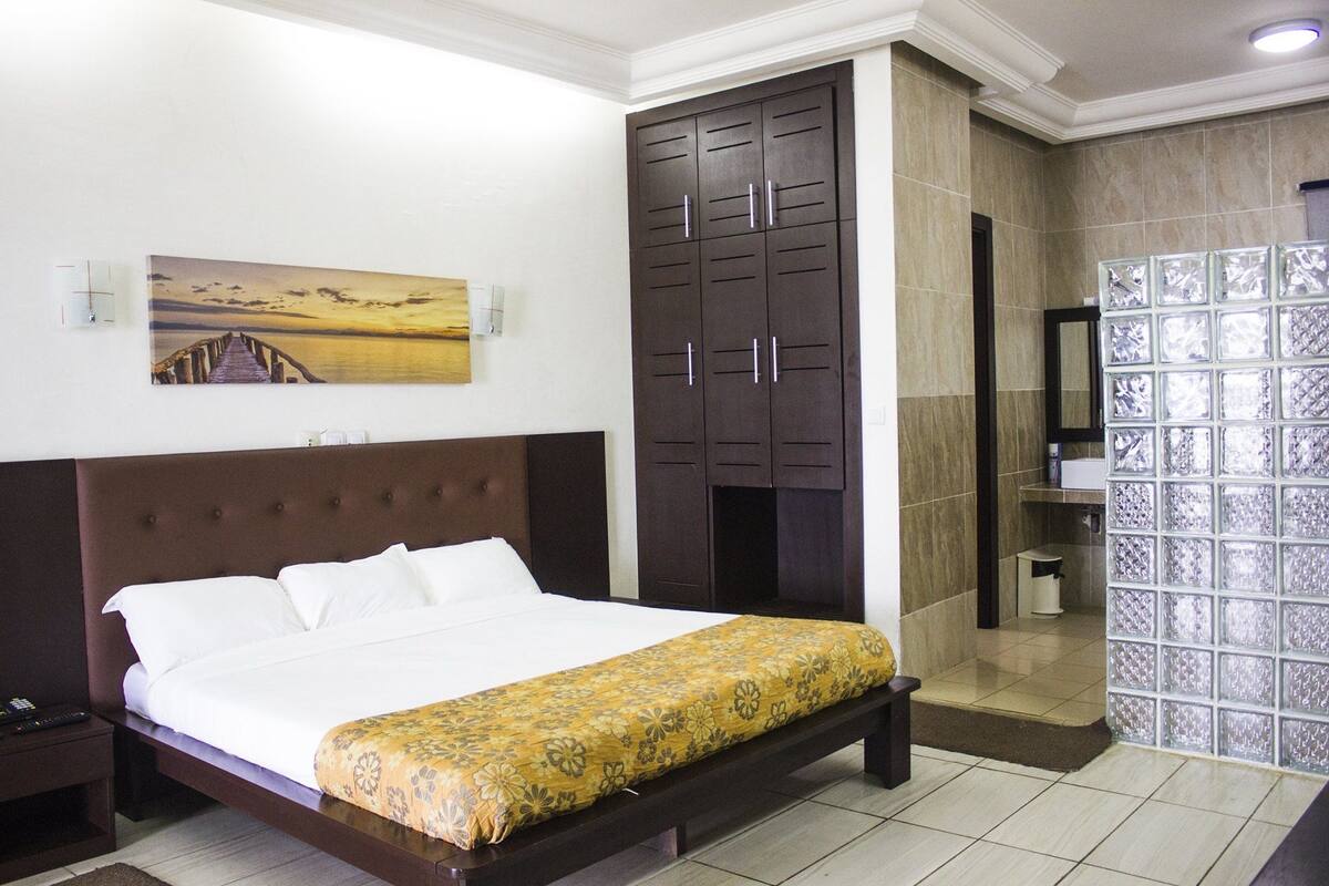 1 bedroom, desk, blackout curtains, free WiFi