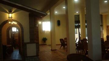 Coin salon dans le hall