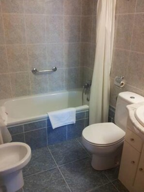 In-room safe, desk, free cribs/infant beds, free WiFi - Hotel Luz de Guadiana (Ayamonte)