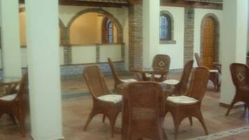 Coin salon dans le hall