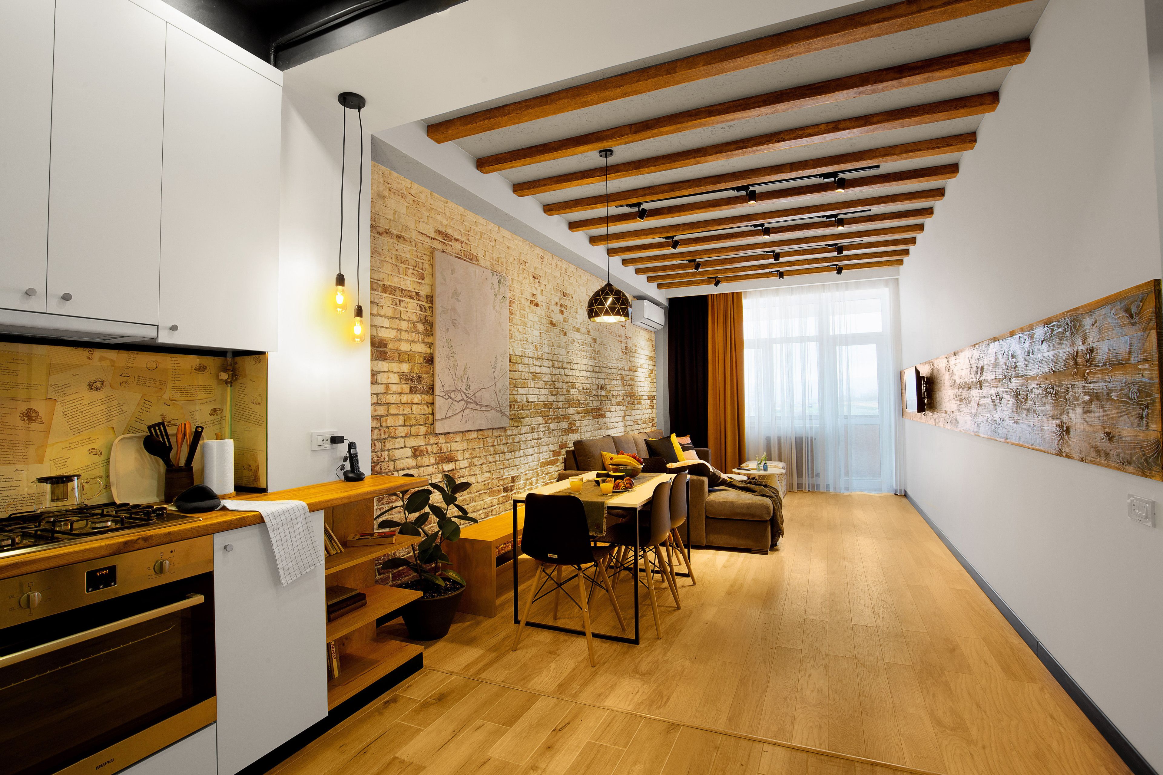 Apartment, 1 Bedroom, Balcony, Mountain View | In-room dining