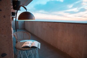 Apartment, 2 Bedrooms, Balcony, Mountain View | Balcony