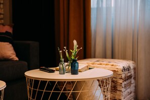 Apartment, 1 Schlafzimmer, Balkon, Bergblick | Wohnbereich