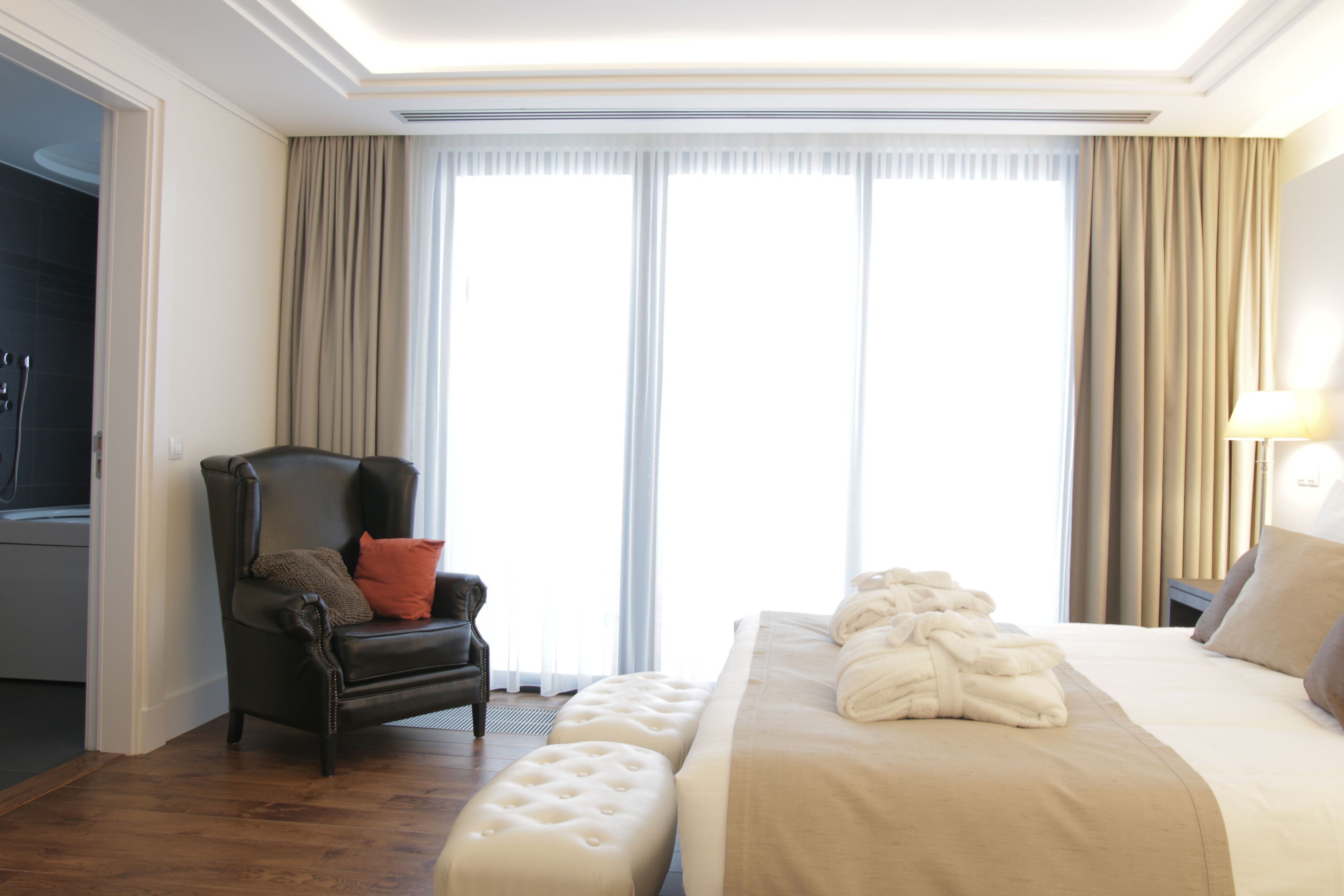 Superior-Doppelzimmer, Badewanne, zum Garten hin | 1 Schlafzimmer, hochwertige Bettwaren, kostenlose Minibar, Zimmersafe