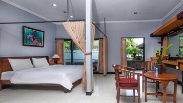 Minibar, escriptori, habitacions insonoritzades i llits addicionals